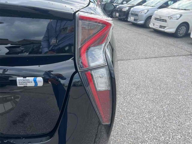 プリウス Sツーリングセレクション ETC クリアランスソナー レーンアシスト バックカメラ ナビ TV アルミホイール LEDヘッドランプ CVT スマートキー 電動格納ミラー 盗難防止システム 衝突安全ボディ(29枚目)