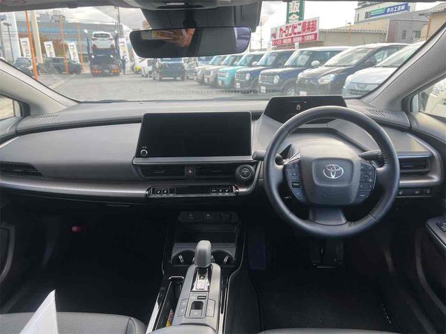 プリウス Z クリアランスソナー レーンアシスト オートクルーズコントロール パークアシスト 衝突被害軽減システム 全周囲カメラ アルミホイール オートマチックハイビーム LEDヘッドランプ CVT シートヒーター(7枚目)