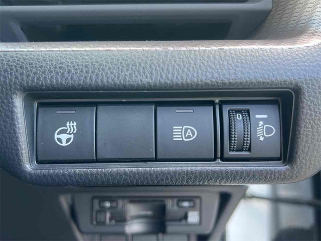 プリウス Z クリアランスソナー レーンアシスト オートクルーズコントロール パークアシスト 衝突被害軽減システム 全周囲カメラ アルミホイール オートマチックハイビーム LEDヘッドランプ CVT シートヒーター(14枚目)