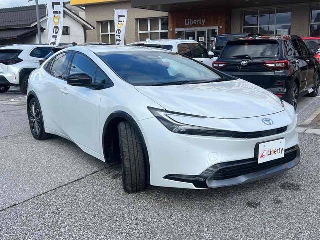 プリウス Z クリアランスソナー レーンアシスト オートクルーズコントロール パークアシスト 衝突被害軽減システム 全周囲カメラ アルミホイール オートマチックハイビーム LEDヘッドランプ CVT シートヒーター(16枚目)