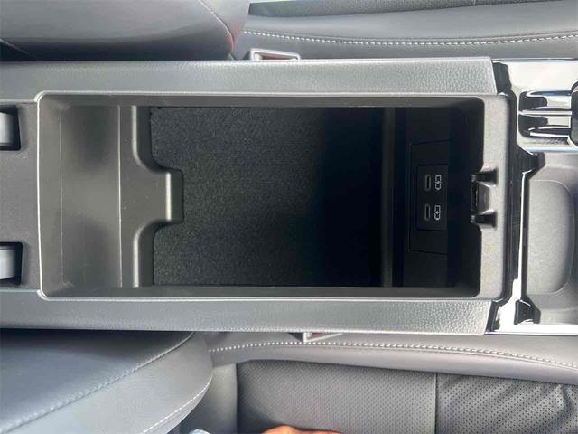 プリウス Z クリアランスソナー レーンアシスト オートクルーズコントロール パークアシスト 衝突被害軽減システム 全周囲カメラ アルミホイール オートマチックハイビーム LEDヘッドランプ CVT シートヒーター(44枚目)