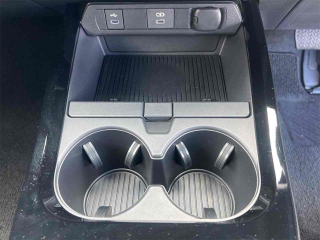 プリウス Z クリアランスソナー レーンアシスト オートクルーズコントロール パークアシスト 衝突被害軽減システム 全周囲カメラ アルミホイール オートマチックハイビーム LEDヘッドランプ CVT シートヒーター(45枚目)