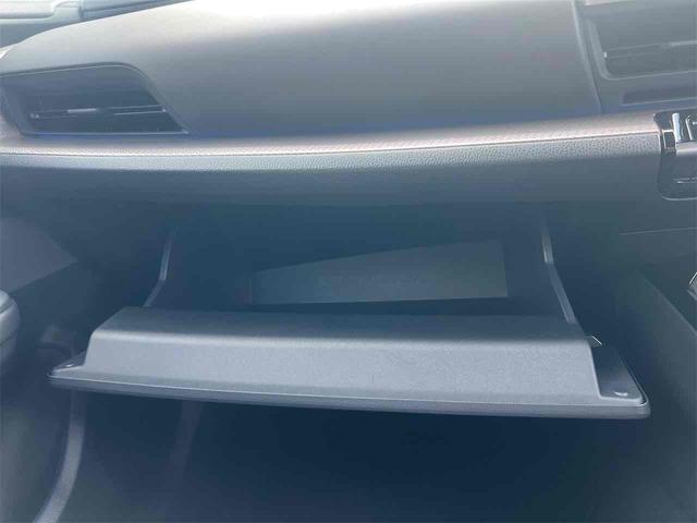 プリウス Z クリアランスソナー レーンアシスト オートクルーズコントロール パークアシスト 衝突被害軽減システム 全周囲カメラ アルミホイール オートマチックハイビーム LEDヘッドランプ CVT シートヒーター(48枚目)