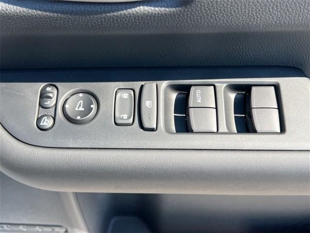 フリード エアー EX バックカメラ クリアランスソナー オートクルーズコントロール レーンアシスト 衝突被害軽減システム 両側電動スライドドア オートライト LEDヘッドランプ スマートキー 電動格納ミラー シートヒーター(16枚目)