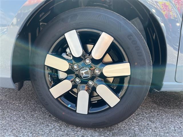 フリード エアー EX バックカメラ クリアランスソナー オートクルーズコントロール レーンアシスト 衝突被害軽減システム 両側電動スライドドア オートライト LEDヘッドランプ スマートキー 電動格納ミラー シートヒーター(24枚目)