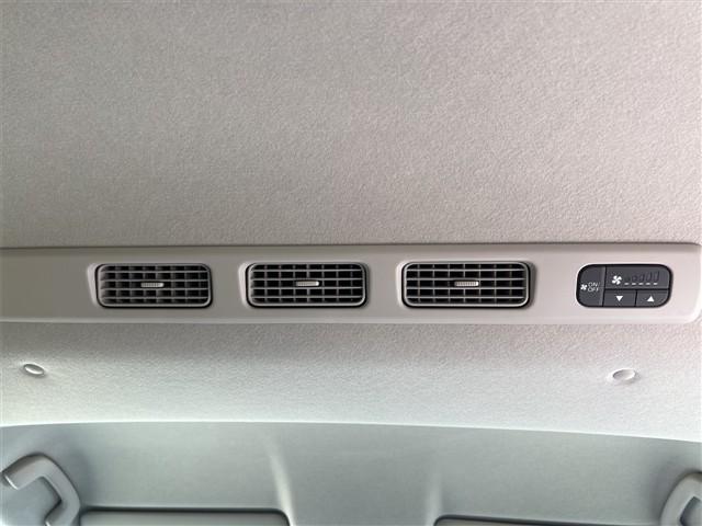 フリード エアー EX バックカメラ クリアランスソナー オートクルーズコントロール レーンアシスト 衝突被害軽減システム 両側電動スライドドア オートライト LEDヘッドランプ スマートキー 電動格納ミラー シートヒーター(40枚目)