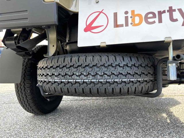 ハイゼットトラック ジャンボエクストラ 4WD CVT 衝突被害軽減システム クリアランスソナー スマートキー アイドリングストップ 電動格納ミラー オートライト ABS ESC エアコン パワーステアリング パワーウィンドウ(19枚目)