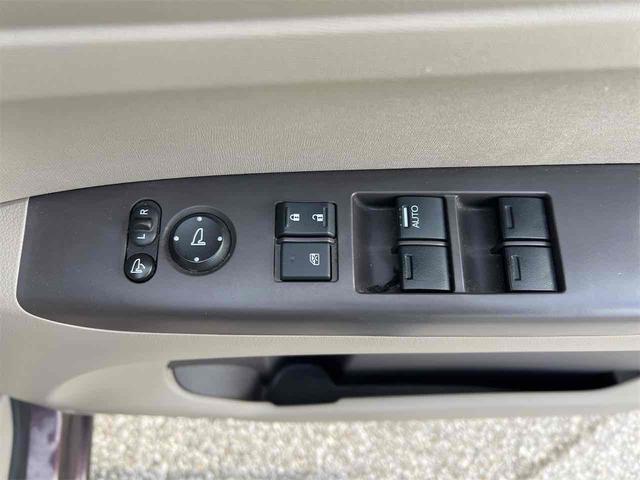 Ｎ－ＢＯＸ Ｇ・Ｌパッケージ　ＥＴＣ　バックカメラ　両側スライド・片側電動　スマートキー　アイドリングストップ　電動格納ミラー　ベンチシート　ＣＶＴ　ＥＳＣ　チップアップシート　エアコン　パワーウィンドウ（13枚目）