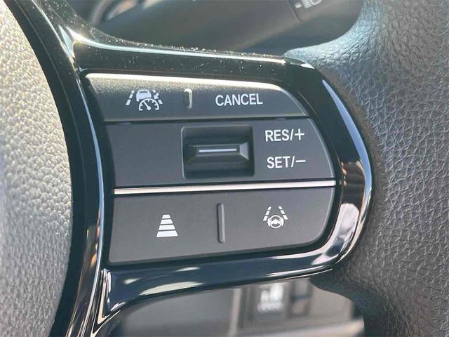 N-BOXカスタム ベースグレード バックカメラ 両側スライド・片側電動 クリアランスソナー レーンアシスト オートライト スマートキー 電動格納ミラー CVT ESC チップアップシート アルミホイール エアコン パワーウィンドウ(10枚目)