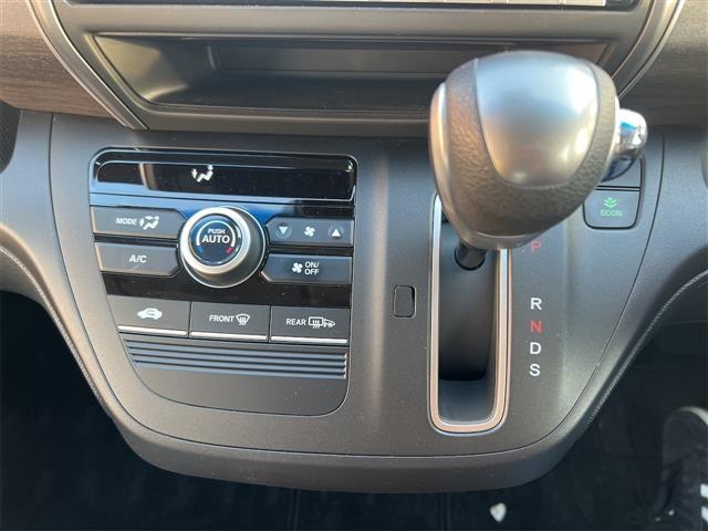 フリード G・ホンダセンシング ETC バックカメラ ナビ TV オートクルーズコントロール レーンアシスト 衝突被害軽減システム 両側電動スライドドア オートライト スマートキー アイドリングストップ(10枚目)