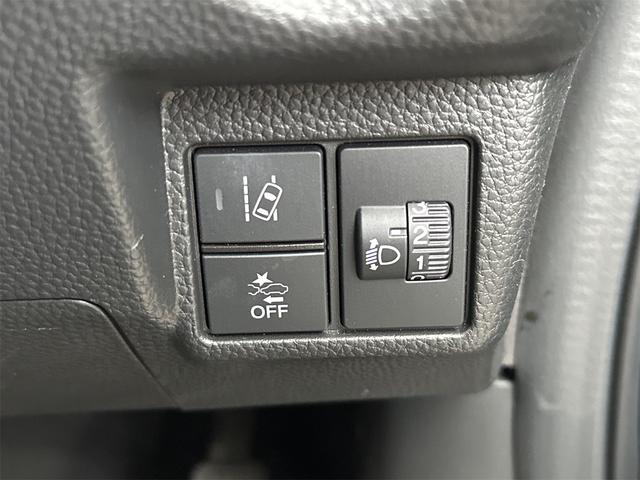 N-BOXカスタム L ETC バックカメラ 両側スライド・片側電動 ナビ TV クリアランスソナー レーンアシスト 衝突被害軽減システム オートライト スマートキー アイドリングストップ シートヒーター ベンチシート(13枚目)