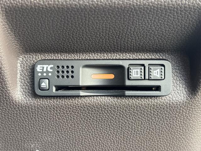 フリードハイブリッド ハイブリッド・Gホンダセンシング 衝突軽減B 純正9インチナビ Bluetooth対応 Bカメラ ビルドインETC 両側自動ドア アダプティブクルーズコントロール LEDヘッドライト スマートキー プッシュスタート 電動格納ミラー(12枚目)