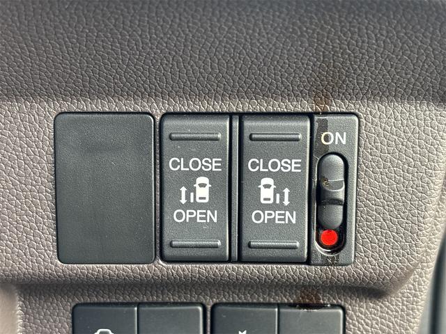 フリードハイブリッド ハイブリッド・Gホンダセンシング 衝突軽減B 純正9インチナビ Bluetooth対応 Bカメラ ビルドインETC 両側自動ドア アダプティブクルーズコントロール LEDヘッドライト スマートキー プッシュスタート 電動格納ミラー(13枚目)