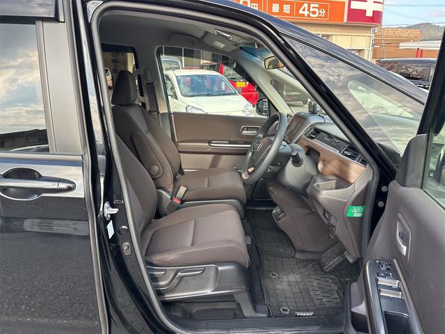 フリードハイブリッド ハイブリッド・Gホンダセンシング 衝突軽減B 純正9インチナビ Bluetooth対応 Bカメラ ビルドインETC 両側自動ドア アダプティブクルーズコントロール LEDヘッドライト スマートキー プッシュスタート 電動格納ミラー(51枚目)