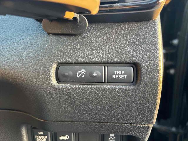 エクストレイル ２０Ｘ　４ＷＤ　衝突軽減Ｂ　プロパイロット　純正９インチナビ　Ｂｌｕｅｔｏｏｔｈ対応　アラウンドビューモニター　クルーズコントロール　パワーバックドア　ＬＥＤヘッドライト　プッシュスタート　電子パーキング（42枚目）