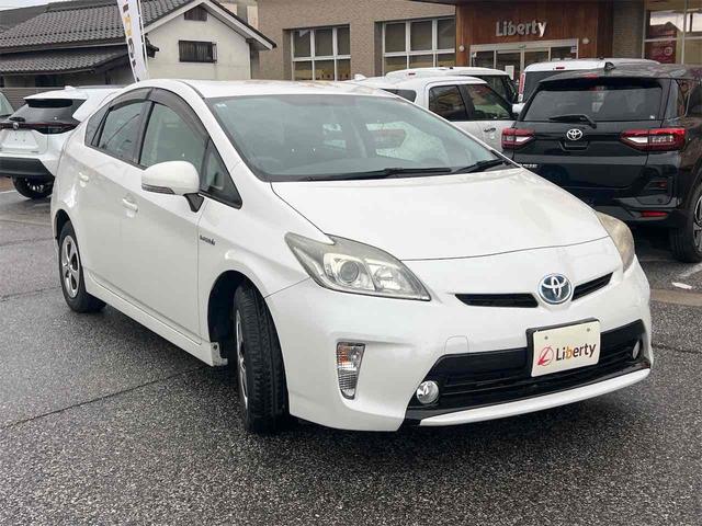 プリウス S ナビ ETC Bluetooth TV アルミホイール オートライト HID CVT スマートキー 電動格納ミラー 盗難防止システム CD USB 衝突安全ボディ ABS ESC エアコン(9枚目)