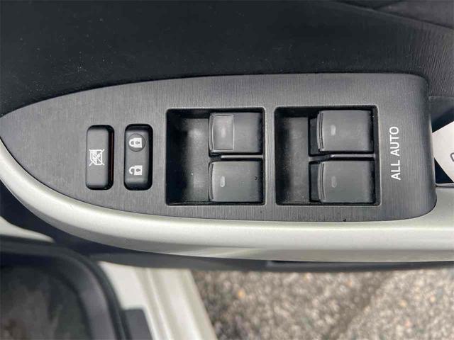 プリウス S ナビ ETC Bluetooth TV アルミホイール オートライト HID CVT スマートキー 電動格納ミラー 盗難防止システム CD USB 衝突安全ボディ ABS ESC エアコン(41枚目)