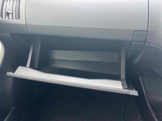 プリウス S ナビ ETC Bluetooth TV アルミホイール オートライト HID CVT スマートキー 電動格納ミラー 盗難防止システム CD USB 衝突安全ボディ ABS ESC エアコン(47枚目)