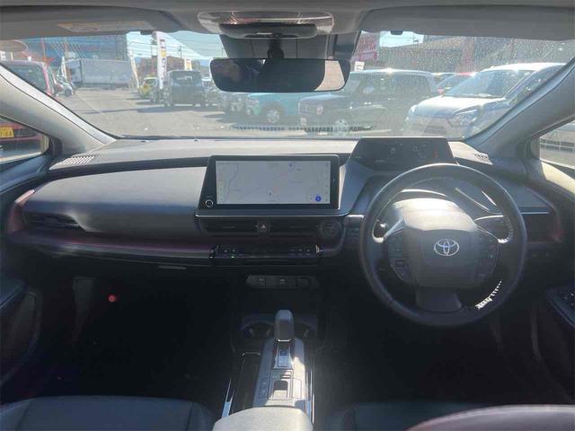 プリウス Ｚ　全周囲カメラ　ディスプレイオーディオ　ＴＶ　クリアランスソナー　オートクルーズコントロール　レーンアシスト　パークアシスト　衝突被害軽減システム　アルミホイール　ＬＥＤヘッドランプ　サンルーフ（5枚目）