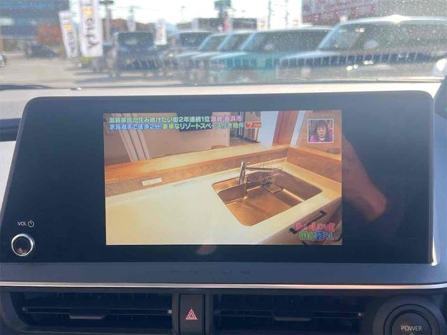 プリウス Ｚ　全周囲カメラ　ディスプレイオーディオ　ＴＶ　クリアランスソナー　オートクルーズコントロール　レーンアシスト　パークアシスト　衝突被害軽減システム　アルミホイール　ＬＥＤヘッドランプ　サンルーフ（9枚目）