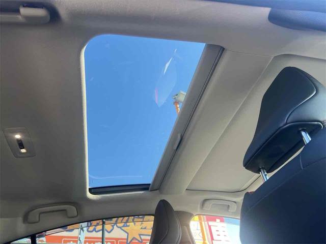 プリウス Ｚ　全周囲カメラ　ディスプレイオーディオ　ＴＶ　クリアランスソナー　オートクルーズコントロール　レーンアシスト　パークアシスト　衝突被害軽減システム　アルミホイール　ＬＥＤヘッドランプ　サンルーフ（14枚目）