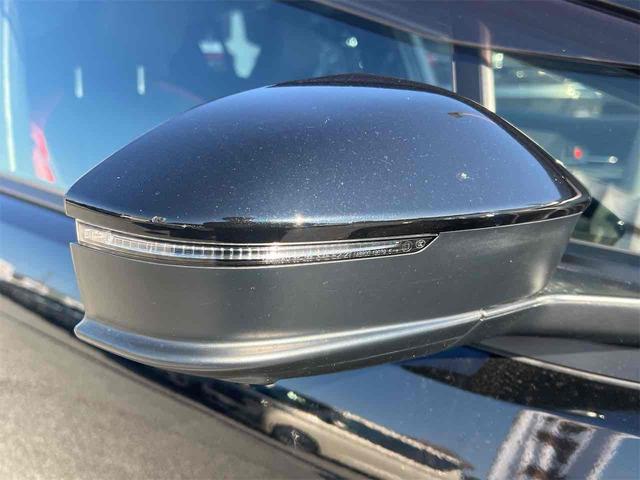 プリウス Ｚ　全周囲カメラ　ディスプレイオーディオ　ＴＶ　クリアランスソナー　オートクルーズコントロール　レーンアシスト　パークアシスト　衝突被害軽減システム　アルミホイール　ＬＥＤヘッドランプ　サンルーフ（29枚目）