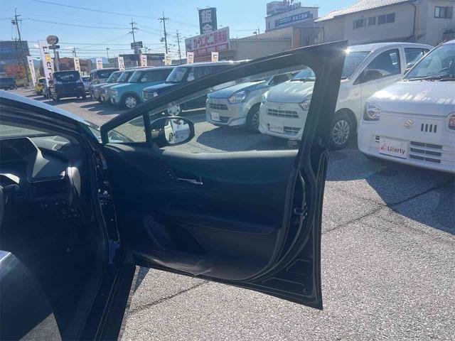 プリウス Ｚ　全周囲カメラ　ディスプレイオーディオ　ＴＶ　クリアランスソナー　オートクルーズコントロール　レーンアシスト　パークアシスト　衝突被害軽減システム　アルミホイール　ＬＥＤヘッドランプ　サンルーフ（41枚目）