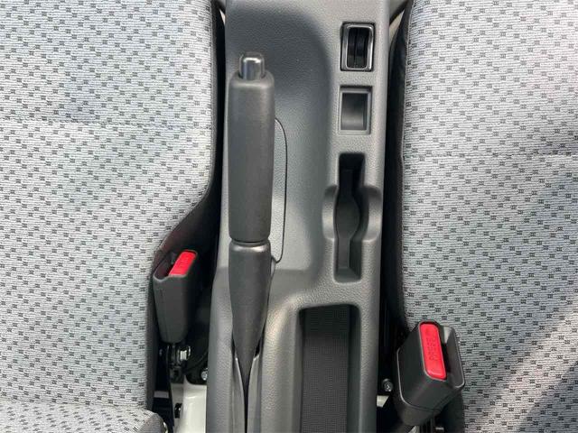 キャリイトラック ＫＣエアコン・パワステ　４ＷＤ　軽トラック　ＡＴ　クリアランスソナー　アイドリングストップ　ＥＳＣ　エアコン　パワーウィンドウ　パワーステアリング（9枚目）