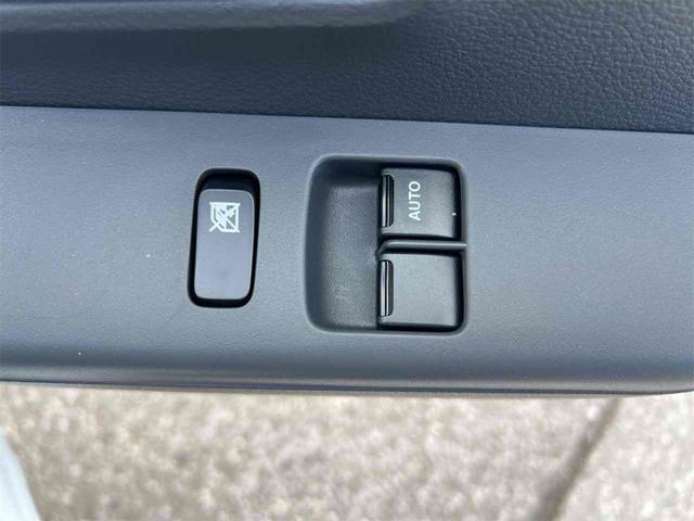 キャリイトラック ＫＣエアコン・パワステ　４ＷＤ　軽トラック　ＡＴ　クリアランスソナー　アイドリングストップ　ＥＳＣ　エアコン　パワーウィンドウ　パワーステアリング（13枚目）