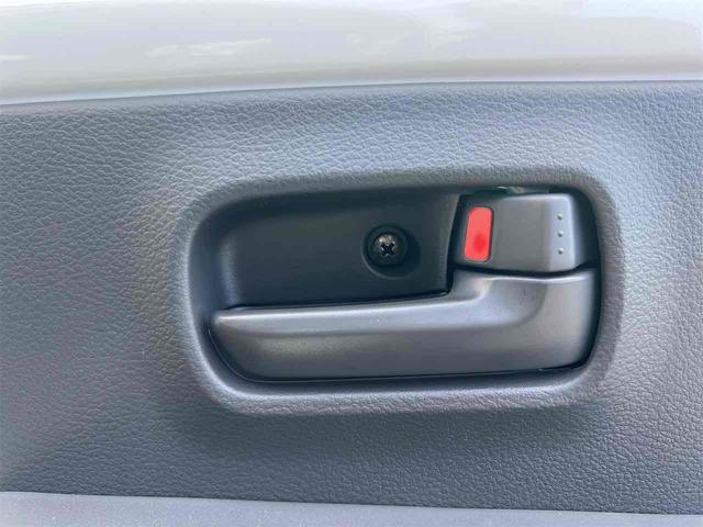 キャリイトラック ＫＣエアコン・パワステ　４ＷＤ　軽トラック　ＡＴ　クリアランスソナー　アイドリングストップ　ＥＳＣ　エアコン　パワーウィンドウ　パワーステアリング（30枚目）