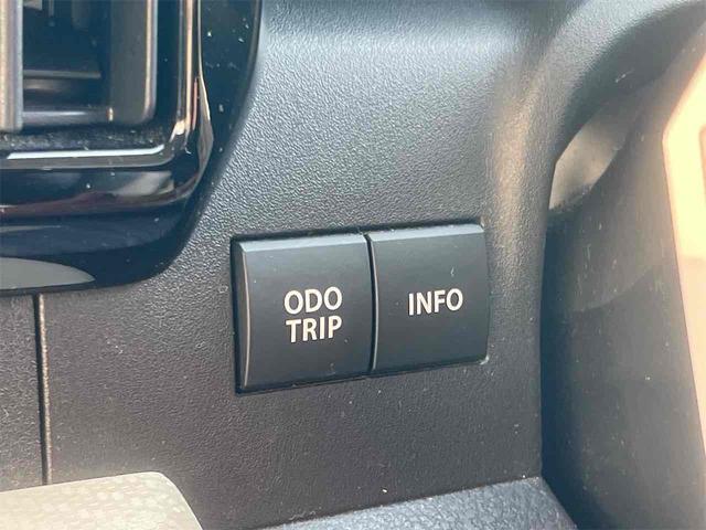 ソリオ Ｇ　両側スライドドア　クリアランスソナー　レーンアシスト　衝突被害軽減システム　スマートキー　電動格納ミラー　ウォークスルー　ＣＶＴ　盗難防止システム　衝突安全ボディ　ＡＢＳ　ＥＳＣ　エアコン（10枚目）