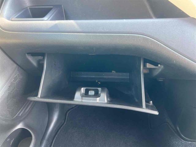 ソリオ Ｇ　両側スライドドア　クリアランスソナー　レーンアシスト　衝突被害軽減システム　スマートキー　電動格納ミラー　ウォークスルー　ＣＶＴ　盗難防止システム　衝突安全ボディ　ＡＢＳ　ＥＳＣ　エアコン（11枚目）