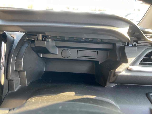 ソリオ Ｇ　両側スライドドア　クリアランスソナー　レーンアシスト　衝突被害軽減システム　スマートキー　電動格納ミラー　ウォークスルー　ＣＶＴ　盗難防止システム　衝突安全ボディ　ＡＢＳ　ＥＳＣ　エアコン（12枚目）