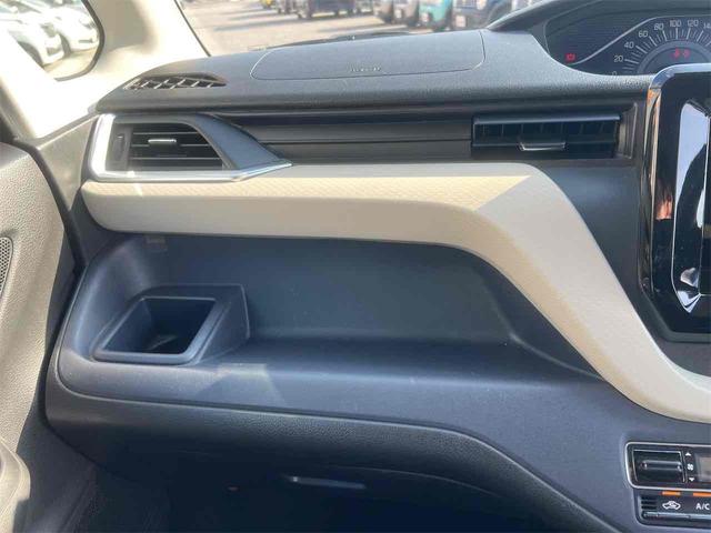 ソリオ Ｇ　両側スライドドア　クリアランスソナー　レーンアシスト　衝突被害軽減システム　スマートキー　電動格納ミラー　ウォークスルー　ＣＶＴ　盗難防止システム　衝突安全ボディ　ＡＢＳ　ＥＳＣ　エアコン（13枚目）