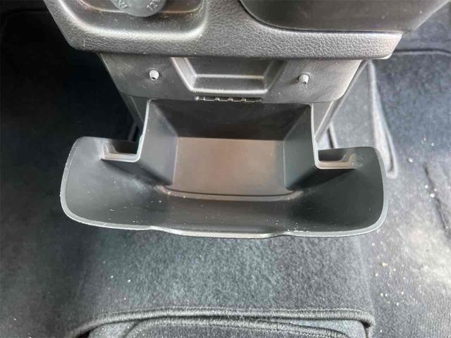 ソリオ Ｇ　両側スライドドア　クリアランスソナー　レーンアシスト　衝突被害軽減システム　スマートキー　電動格納ミラー　ウォークスルー　ＣＶＴ　盗難防止システム　衝突安全ボディ　ＡＢＳ　ＥＳＣ　エアコン（41枚目）