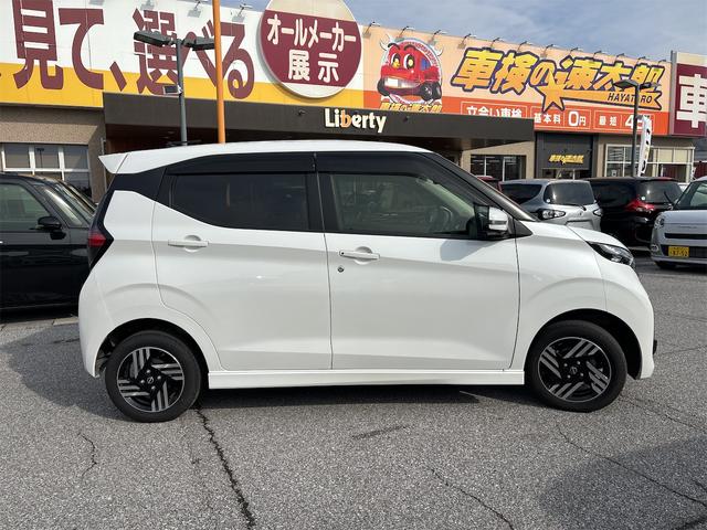 デイズ 　バックカメラ　クリアランスソナー　オートライト　スマートキー　アイドリングストップ　電動格納ミラー　シートヒーター　ベンチシート　ＣＶＴ　ＥＳＣ　アルミホイール　エアコン　パワーステアリング（17枚目）