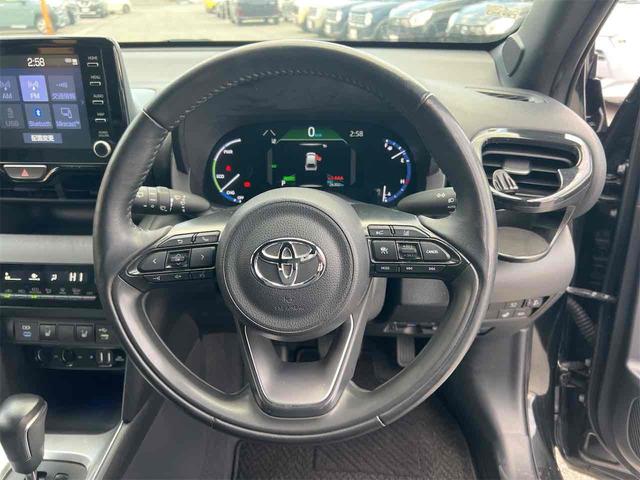 ヤリスクロス ハイブリッドZ ディスプレイオーディオ ETC 全周囲カメラ オートクルーズコントロール レーンアシスト パワーシート 衝突被害軽減システム ナビ オートマチックハイビーム オートライト LEDヘッドランプ(6枚目)