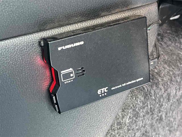 ヤリス Ｘ　バックカメラ　ナビ　レーンアシスト　衝突被害軽減システム　オートマチックハイビーム　オートライト　キーレスエントリー　電動格納ミラー　ＣＶＴ　盗難防止システム　衝突安全ボディ（11枚目）