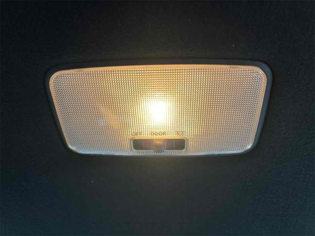 ヤリス Ｘ　バックカメラ　ナビ　レーンアシスト　衝突被害軽減システム　オートマチックハイビーム　オートライト　キーレスエントリー　電動格納ミラー　ＣＶＴ　盗難防止システム　衝突安全ボディ（37枚目）