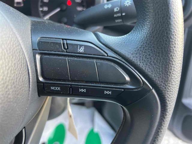 ヤリス Ｘ　バックカメラ　ナビ　レーンアシスト　衝突被害軽減システム　オートマチックハイビーム　オートライト　キーレスエントリー　電動格納ミラー　ＣＶＴ　盗難防止システム　衝突安全ボディ（48枚目）