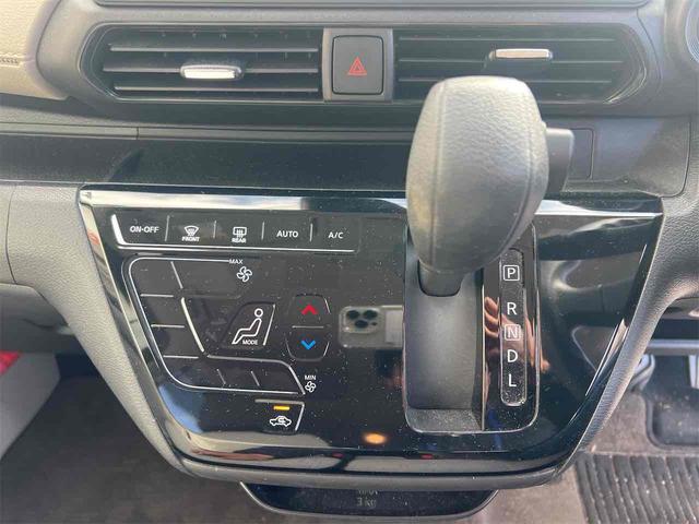 デイズ Ｘ　バックカメラ　スマートキー　アイドリングストップ　電動格納ミラー　ベンチシート　ＣＶＴ　ＣＤ　アルミホイール　エアコン　パワーステアリング（12枚目）