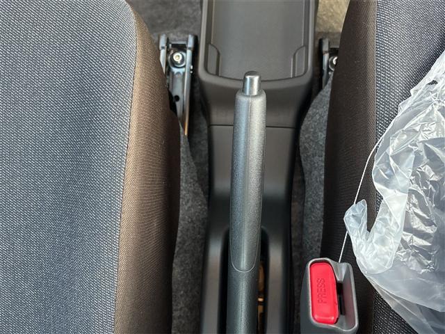 アルト L クリアランスソナー レーンアシスト 衝突被害軽減システム キーレスエントリー アイドリングストップ 電動格納ミラー シートヒーター CVT 盗難防止システム ABS ESC 衝突安全ボディ エアコン(29枚目)