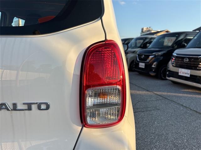 アルト L クリアランスソナー レーンアシスト 衝突被害軽減システム キーレスエントリー アイドリングストップ 電動格納ミラー シートヒーター CVT 盗難防止システム ABS ESC 衝突安全ボディ エアコン(30枚目)