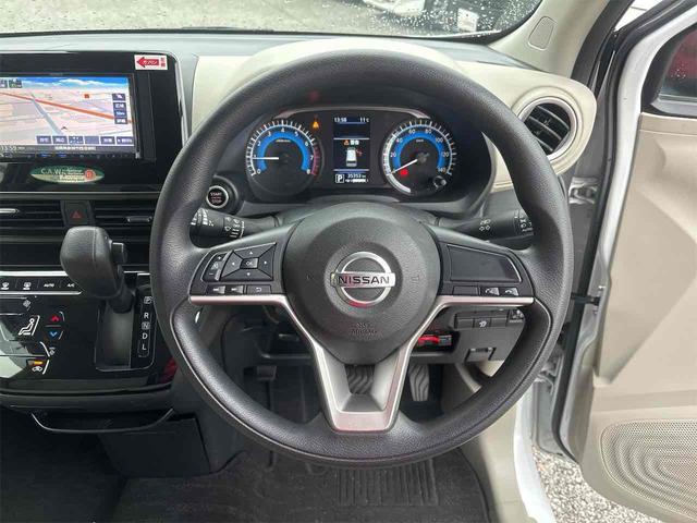 デイズ X ETC 全周囲カメラ ナビ オートライト スマートキー アイドリングストップ 電動格納ミラー ベンチシート CVT ABS CD USB ミュージックプレイヤー接続可(6枚目)