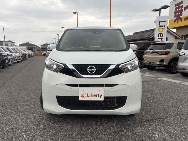 デイズ X ETC 全周囲カメラ ナビ オートライト スマートキー アイドリングストップ 電動格納ミラー ベンチシート CVT ABS CD USB ミュージックプレイヤー接続可(15枚目)