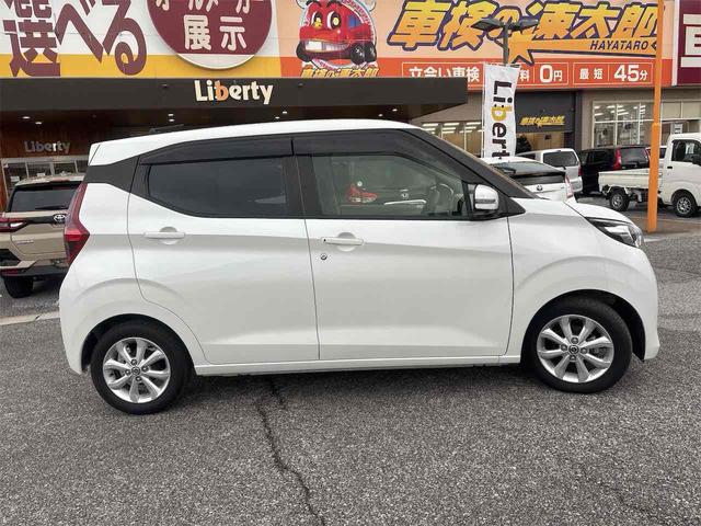 デイズ X ETC 全周囲カメラ ナビ オートライト スマートキー アイドリングストップ 電動格納ミラー ベンチシート CVT ABS CD USB ミュージックプレイヤー接続可(17枚目)