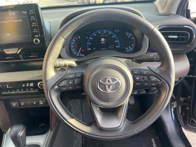 ヤリスクロス Ｚ　純正ディスプレイオーディオ　ＥＴＣ　全周囲カメラ　クリアランスソナー　オートクルーズコントロール　レーンアシスト　パワーシート　衝突被害軽減システム　オートマチックハイビーム　ＬＥＤヘッドランプ（10枚目）