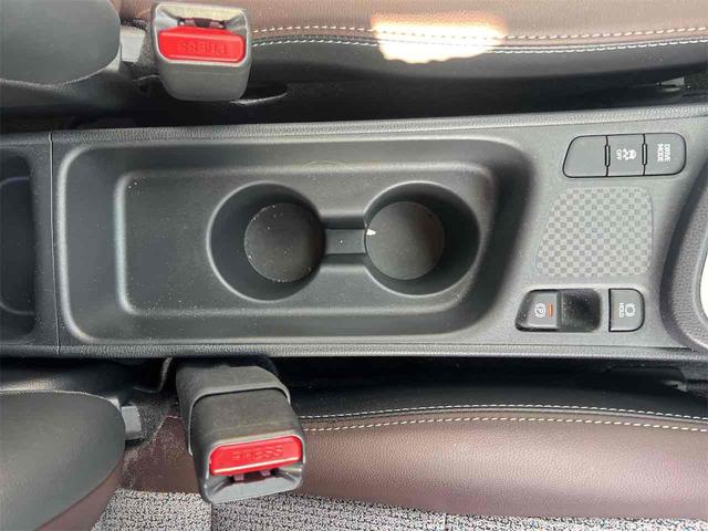 ヤリスクロス Ｚ　純正ディスプレイオーディオ　ＥＴＣ　全周囲カメラ　クリアランスソナー　オートクルーズコントロール　レーンアシスト　パワーシート　衝突被害軽減システム　オートマチックハイビーム　ＬＥＤヘッドランプ（45枚目）