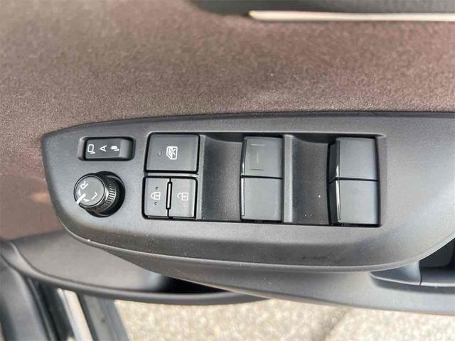 ヤリスクロス Ｚ　純正ディスプレイオーディオ　ＥＴＣ　全周囲カメラ　クリアランスソナー　オートクルーズコントロール　レーンアシスト　パワーシート　衝突被害軽減システム　オートマチックハイビーム　ＬＥＤヘッドランプ（50枚目）