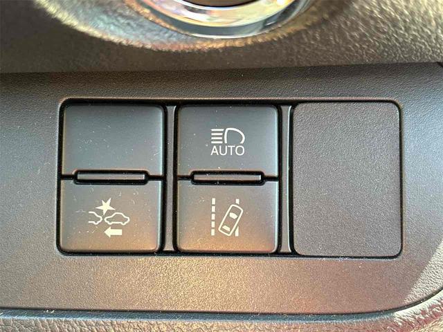 シエンタ Ｇ　ＥＴＣ　バックカメラ　ナビ　ＴＶ　レーンアシスト　衝突被害軽減システム　両側電動スライドドア　オートマチックハイビーム　スマートキー　アイドリングストップ　電動格納ミラー　シートヒーター　３列シート（11枚目）